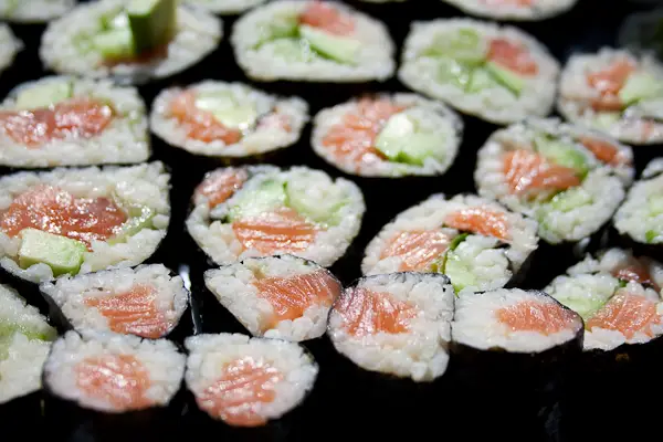 Sushi mit frischem Lachs - tobias kocht!