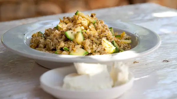 Za'atar Reis mit Zucchini und Feta